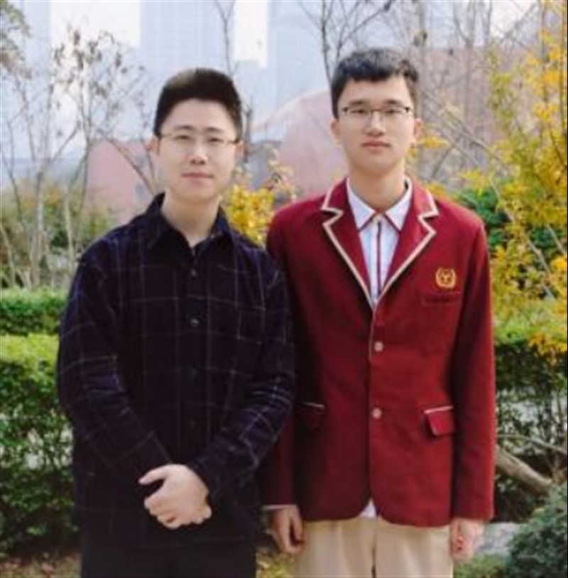 看育才物理“大神”如何斩获世界前十名校——芝加哥大学录取2508_Jc.jpg