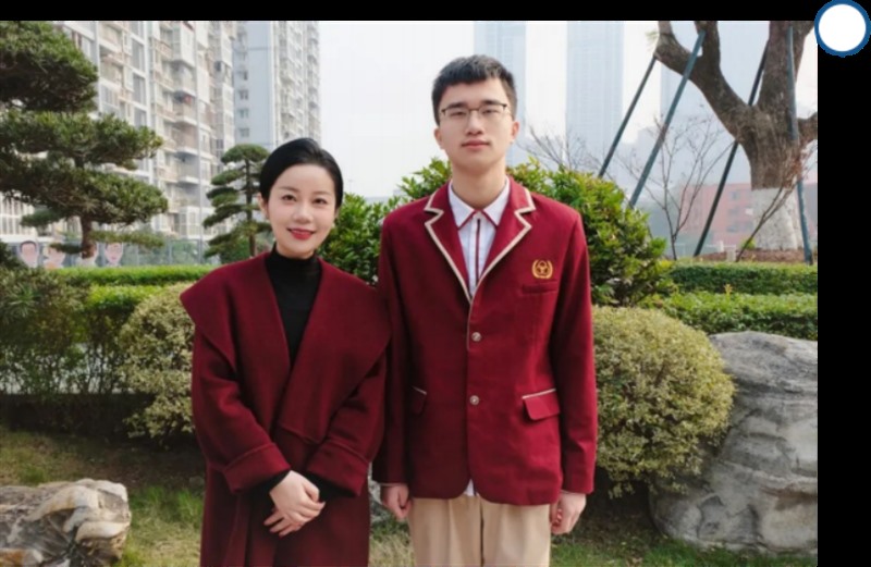 看育才物理“大神”如何斩获世界前十名校——芝加哥大学录取5254_Jc.jpg